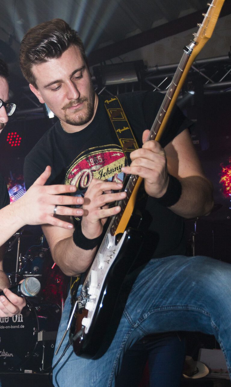 Patrick von SpinLights – E-Gitarre & Akustikgitarre